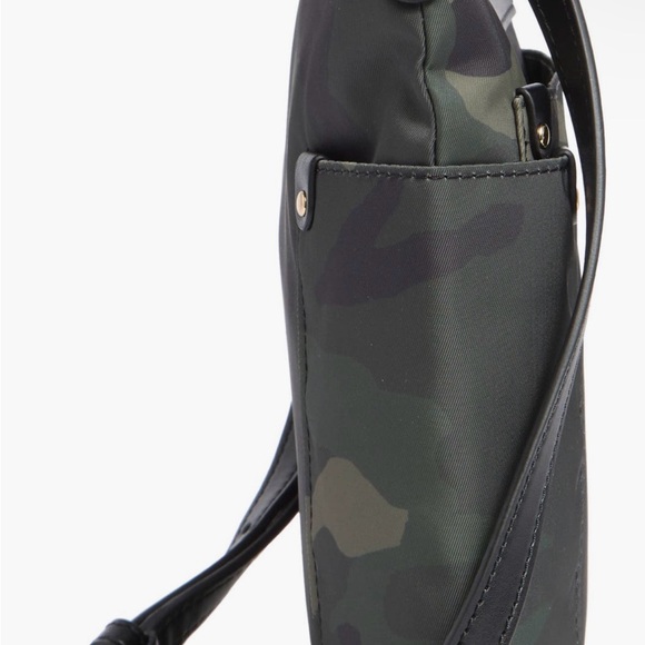 Marc Jacobs Camo Preppy Swing Crossbody Bag - Picture 3 of 5